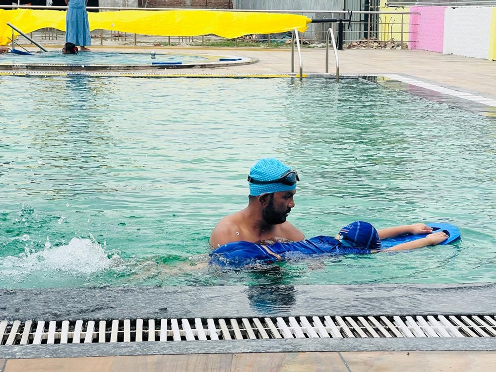 GD Goenka swimming class