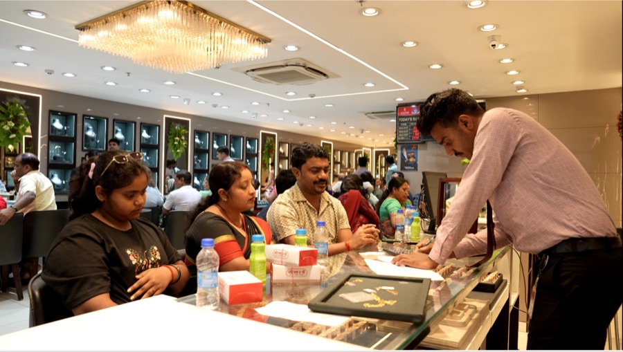 Kalyan Jewellers store interior